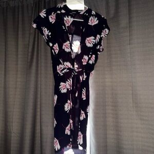 Size Medium Express Floral dress. Suitable for work